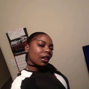 Meet your Posher, Ebony